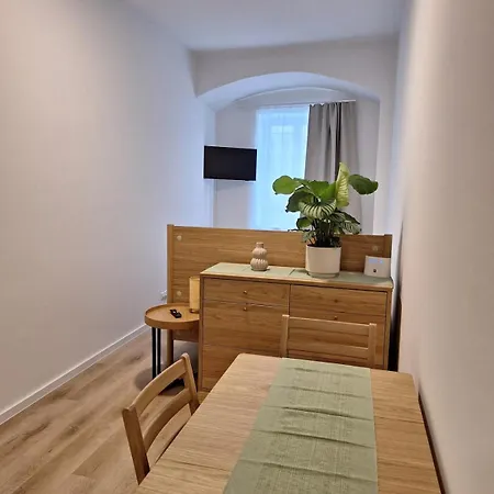 Im Stadtzentrum * Στάιρ